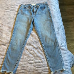 Levi’s High Rise Skinny Crop